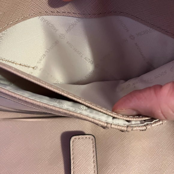 Michael Kors Wallet - Picture 6 of 9